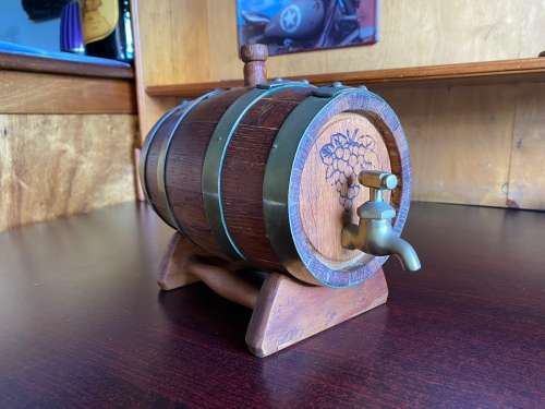 OAK,BRASS BOUND WINE BARREL WITH TAP ON STAND-VERY GOOD CONDITION-HOLD WATER WITHOUT ANY LEAK--DIME