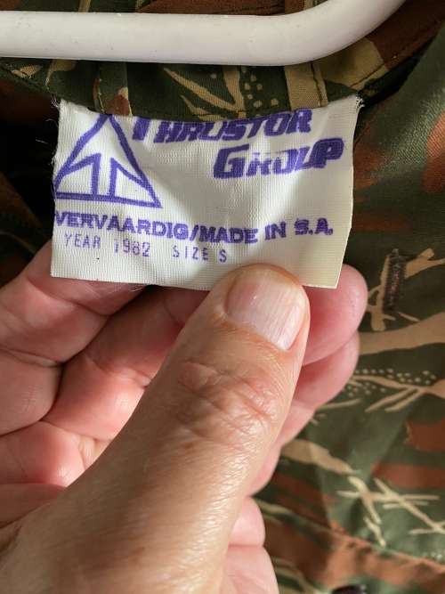 KOEVOET CAMO LONG SLEEVE SHIRT SIZE SMALL-MEASURES 52CM ARMPIT TO ARMPIT-CONDITION-NEVER BEEN WORN-M