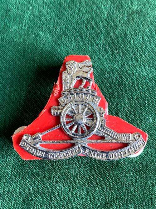 SA FIELD ARTILLERY CHROMED BERET BADGE-WORN FROM 1990`S- 3 PINS