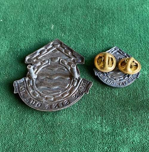 ORDNANCE SERVICES CORPS,CHROME AND ENAMEL CAP AND ONE COLLAR BADGE-APPROVED IN 1977-1ST TYPE-LUGS+PI