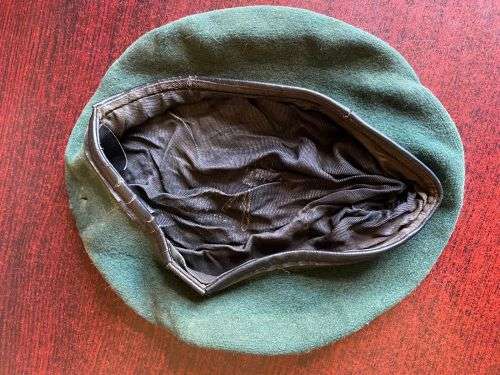 SA INFANTRY/COMMANDO BERET-INSIDE RING MEASURES 52 CM