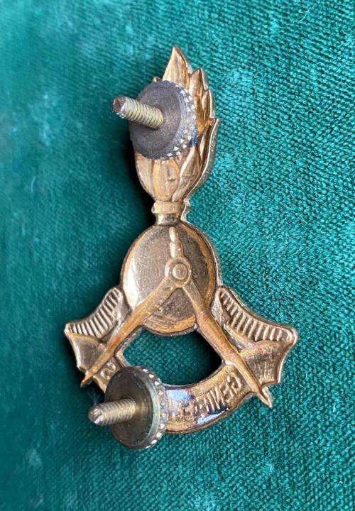 SA ENGINEERS CORPS CAP BADGE 1959-1960`S- 2X SCREW LUGS
