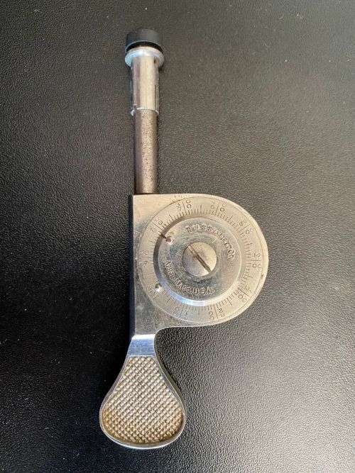 VINTAGE PRESSURE GUAGE