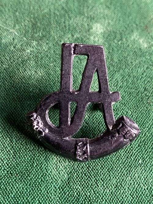 RHODESIA INTAF CAP BADGE 1972-80- 2 LUGS