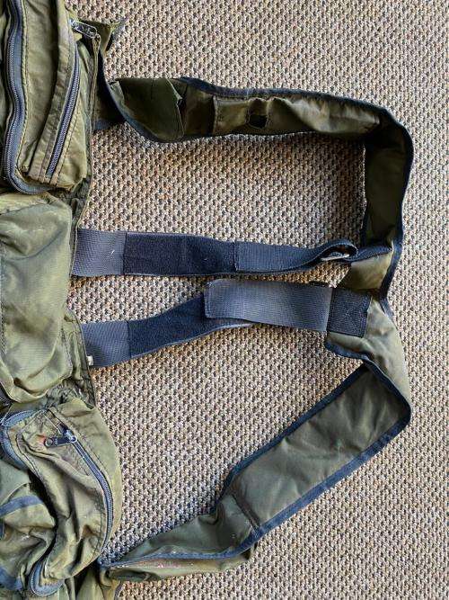 RECCE/NIEMOLLER WEBBING-ALL BUCKLES AND CLIPS COMPLETE-ZIPS WORKING