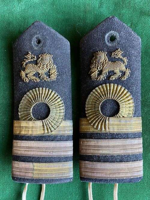 SA NAVY COMMANDERS SHOULDER RANK BOARD PAIR,WITH BULLION WIRE