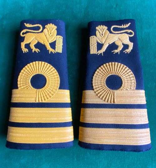 SA NAVY COMMANDERS SHOULDER RANK BOARD PAIR- `PLASTICED`