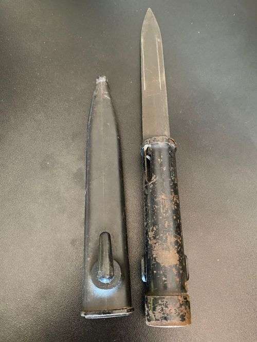 R1 RIFLE BAYONET WITH PLASTIC SCABBARD