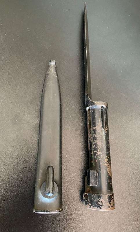 R1 RIFLE BAYONET WITH PLASTIC SCABBARD