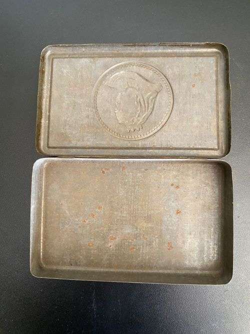 BOER WAR QUEEN VICTORIA CHOCOLATE TIN-SENT TO EACH SOLDIER IN SOUTH AFRICA DURING THE WAR