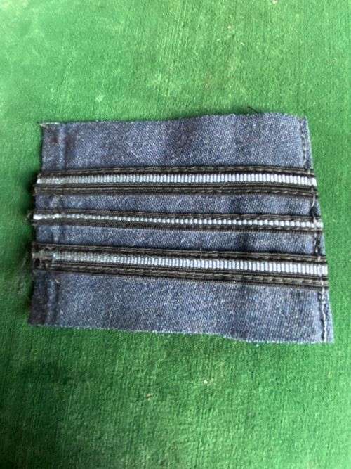 RHODESIA AIR FORCE SQUADRON LEADER SEWN-ON RANK 1970`S-80