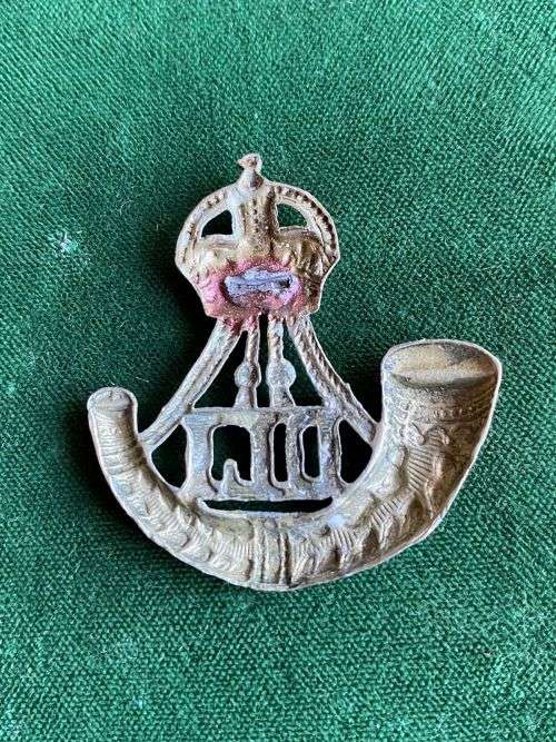 DURBAN LIGHT INFANTRY WHITE METAL CAP BADGE-NO SLIDER-1902-1919