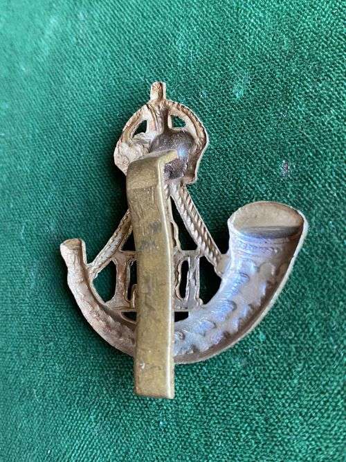 DURBAN LIGHT INFANTRY BRASS CAP BADGE-1902-1919- SLIDER