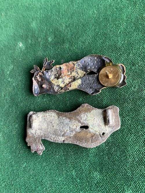 1ST CITY REGIMENT COLLAR BADGES-(NOT MATCHING) WORN 1906-1950`S- NO LUGS