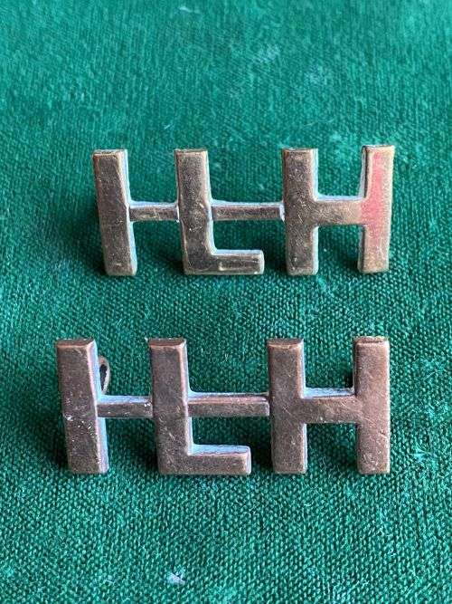 IMPERIAL LIGHT HORSE BRASS TITLE PAIR-WORN POST 1922-ONE LUG MISSING