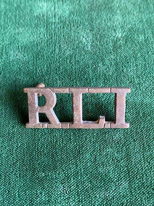 RAND LIGHT INFANTRY TITLE-WORN 1914-1920`S-ONE LUG MISSING