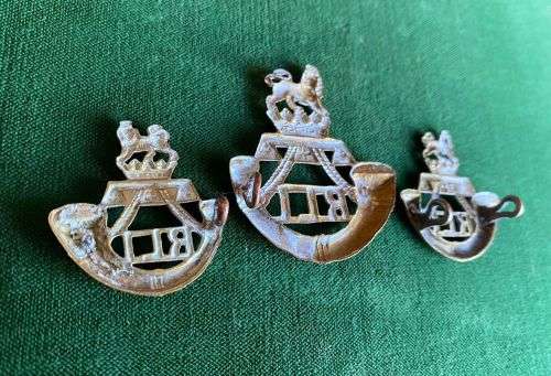 RAND LIGHT INFANTRY CAP AND COLLARS-WORN 1913-1950- 2 LUGS MISSING