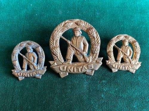 COMMANDOS BRASS CAP AND COLLARS WORN 1963-1970`S-LUGS +PINS INTACT
