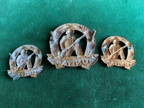 COMMANDOS BRASS CAP AND COLLARS WORN 1963-1970`S-LUGS +PINS INTACT