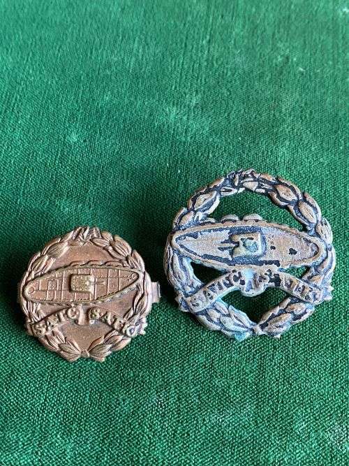 SA TANK CORPS CAP AND COLLAR-WORN 1940-41-LUGS COMPLETE
