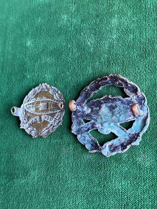 SA TANK CORPS CAP AND COLLAR-WORN 1940-41-LUGS COMPLETE