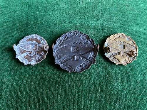 SA TANK CORPS CAP AND COLLARS-WORN 1940-41-STICK PIN ON ONE COLLAR NOT COMPLETE