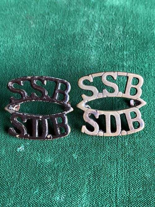 SPECIAL SERVICE BATTALION BRASS TITLE PAIR-WORN 1934-1951- LUGS COMPLETE