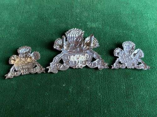 SA ARMOURED CORPS CAP AND COLLARS CHROME-WORN 1970`S-1980`S- PINS + LUGS INTACT