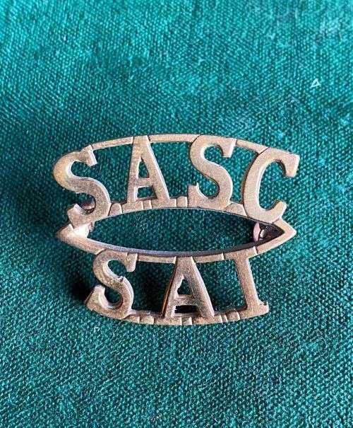 SA SERVICE CORPS BRASS TITLE-WORN 1926-1937- 2 LUGS