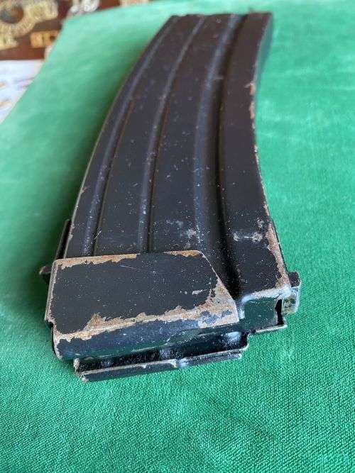 METAL 5.56 RIFLE MAGAZINE TO FIT R4/R5/R6/LM4/LM5/LM6- 30 ROUNDS -USED BUT VERY GOOD CONDITION
