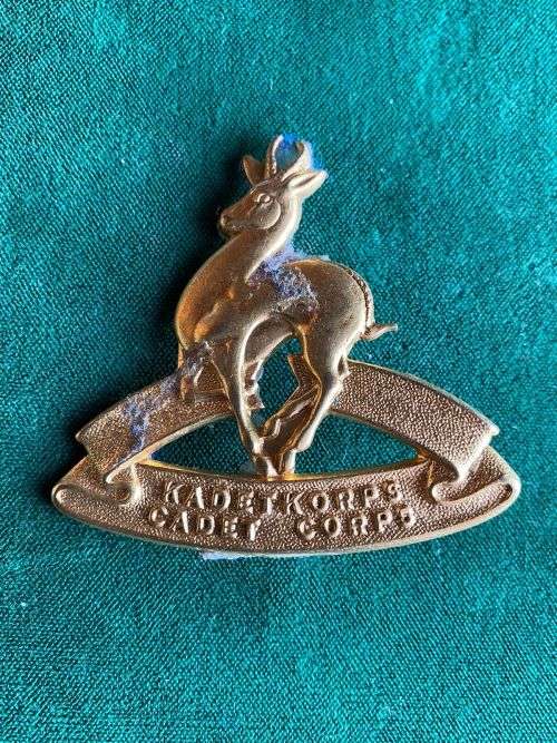 SA SCHOOL CADETS GILT CAP BADGE-ONE SCREW LUG