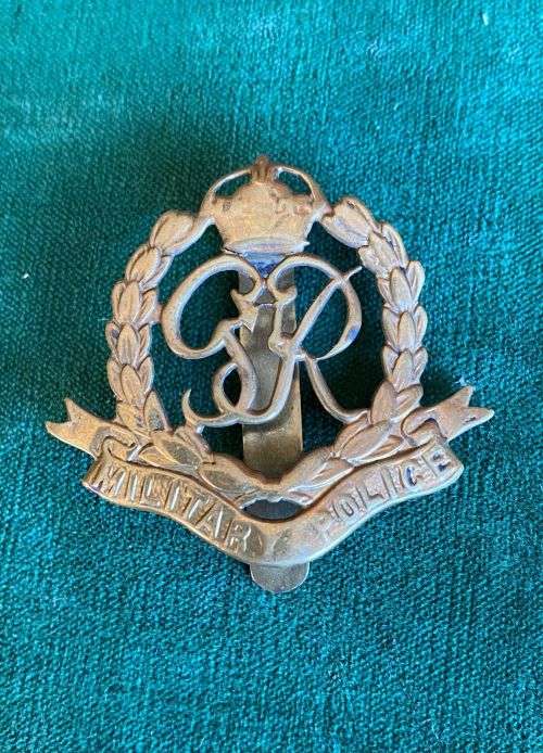CORPS OF MILITARY POLICE CAP BADGE 1926-46