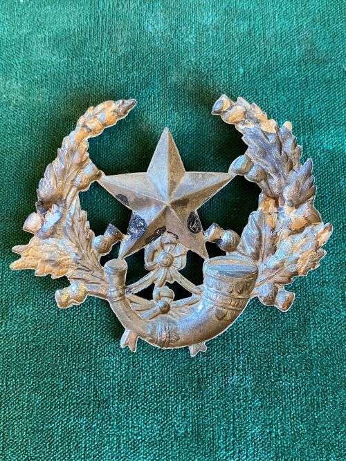 CAMERONIANS(SCOTTISH) RIFLES BONNET BADGE- 1898-1965-DISBANDED 1968- NO LUGS