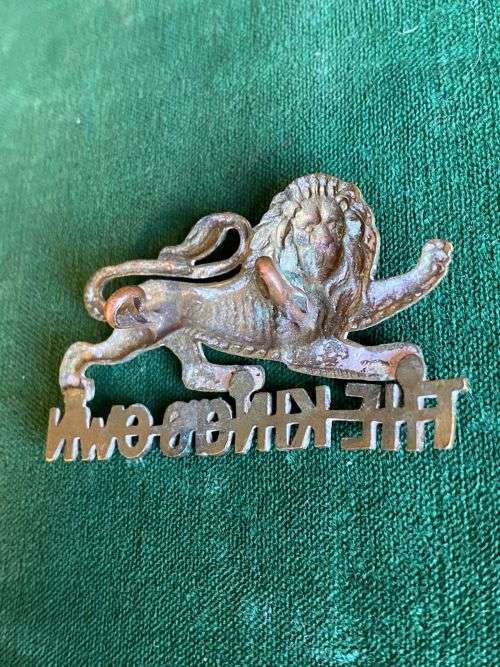 4TH FOOT, THE KINGS OWN CAP BADGE-1890`S-1958- 2 LUGS