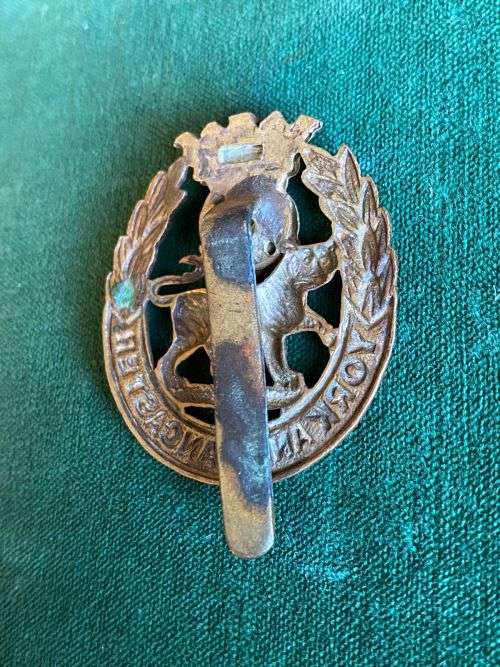 THE YORK AND LANCESTER REGIMENT CAP BADGE-1898-1968