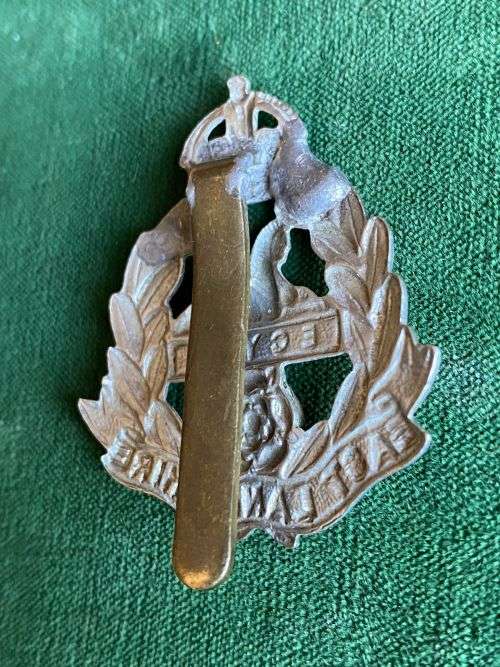 EAST LANCASHIRE REGT. CAP BADGE- 1901-1955