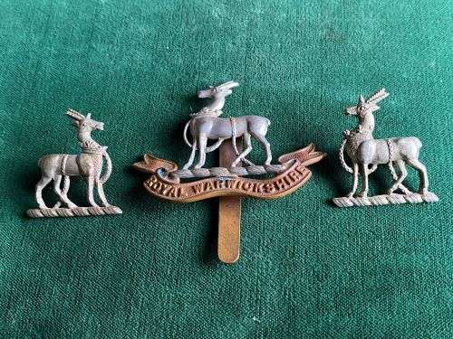 ROYAL WARWICKSHIRE REGT. CAP AND COLLARS-WORN 1890`S-1958-LUGS + SLIDER COMPLETE