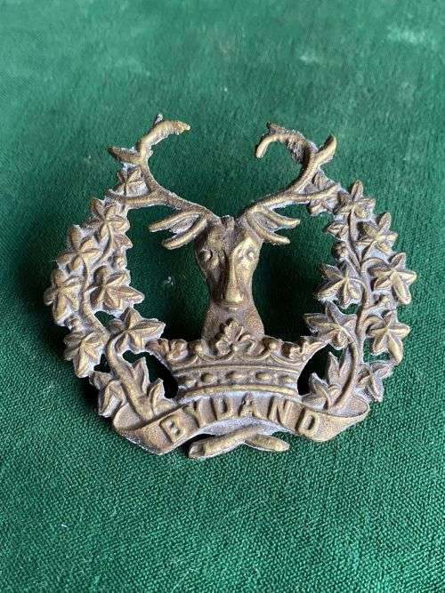 GORDON HIGHLANDERS CAP BADGE-WORN-1881-1958- 2 LUGS