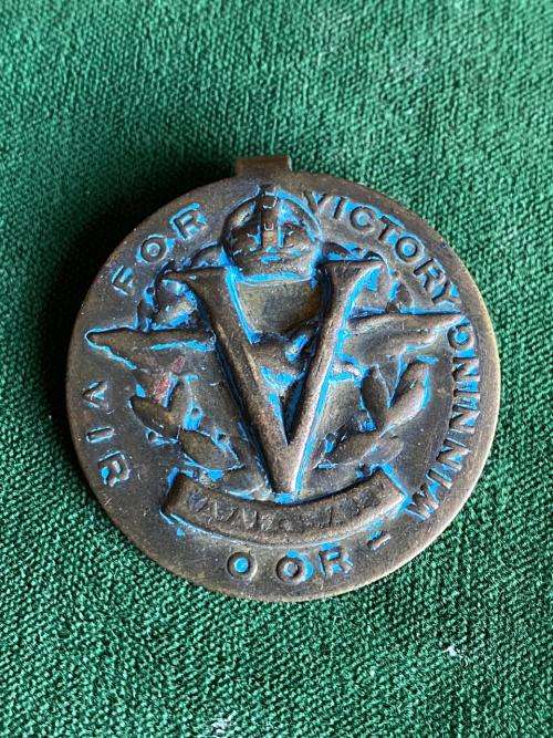 SA WW2 VICTORY BADGE