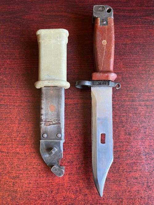 RUSSIAN MADE AKM 11 BAYONET-THE RUBBER SECTION ON THE SCABBARD PROVIDES A HAND GRIP WITH ELECTRICAL