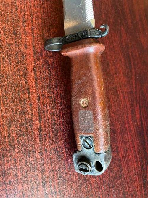 RUSSIAN MADE AKM 11 BAYONET-THE RUBBER SECTION ON THE SCABBARD PROVIDES A HAND GRIP WITH ELECTRICAL