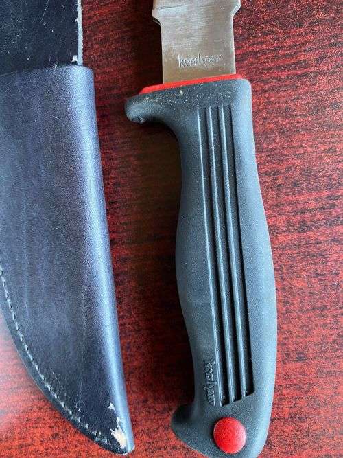 JAPAN KERSHAW KNIFE WITH RUBBER HANDLE IN LEATHER SHEETH IN ORIGINAL BOX-OVERALL LENGTH 26 CM