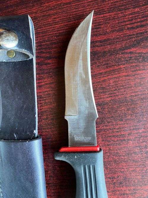 JAPAN KERSHAW KNIFE WITH RUBBER HANDLE IN LEATHER SHEETH IN ORIGINAL BOX-OVERALL LENGTH 26 CM