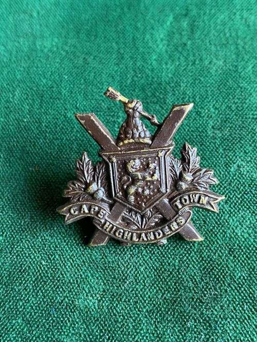 CAPE TOWN HIGHLANDERS BRONZE COLLAR BADGBE-WORN 1940-45- 2 LUGS