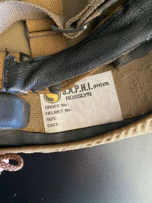 SA PARA HELMET,LOCALLY PRODUCED SA VERSION OF THE ISRAEL KEULER HELMET-M83 AS THE M86 HELMET HAD THE