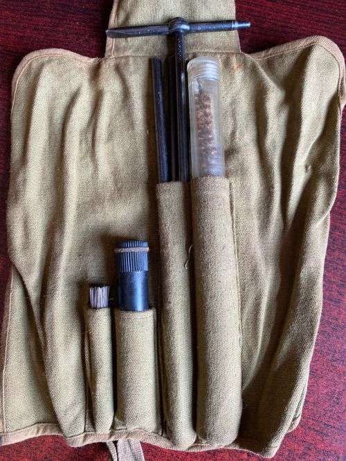 R1 CLEANING KIT IN COMPLETE AND VERY GOOD CONDITION