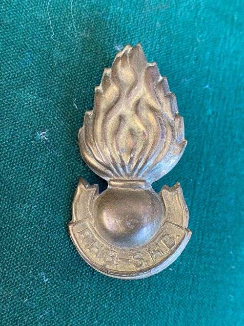 SA RAILWAYS AND HARBOURS BRIGADE COLLAR BADGE-WORN 1921-1929 AND 1940-57- 2 LUGS (DAMAGED)