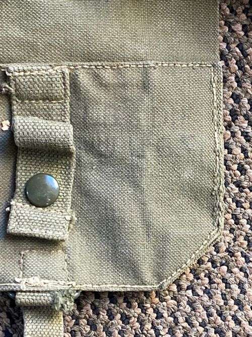 RHODESIA PATTERN 63 KIDNEY POUCHES WEBBING-STAMPED L.B. & D.I.F