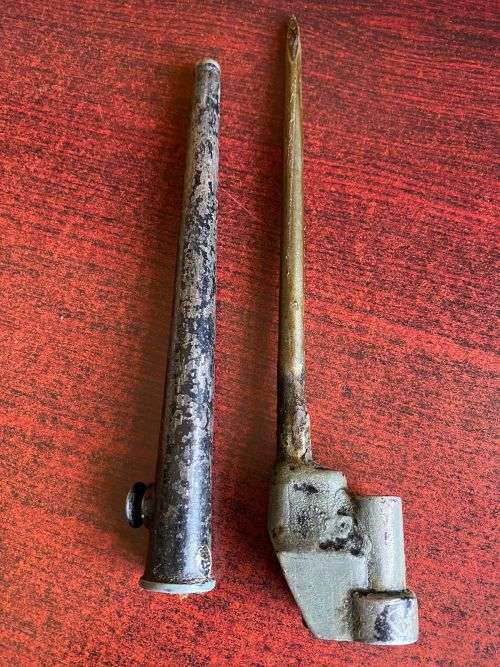 BRITISH SPIKE BAYONET WITH METAL SCABBARD