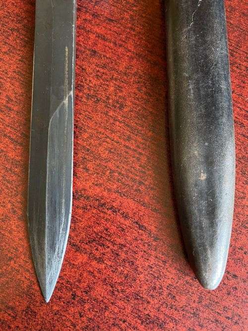 SOUTH AFRICA NO 9 BAYONET COMES WITH METAL SCABBARD